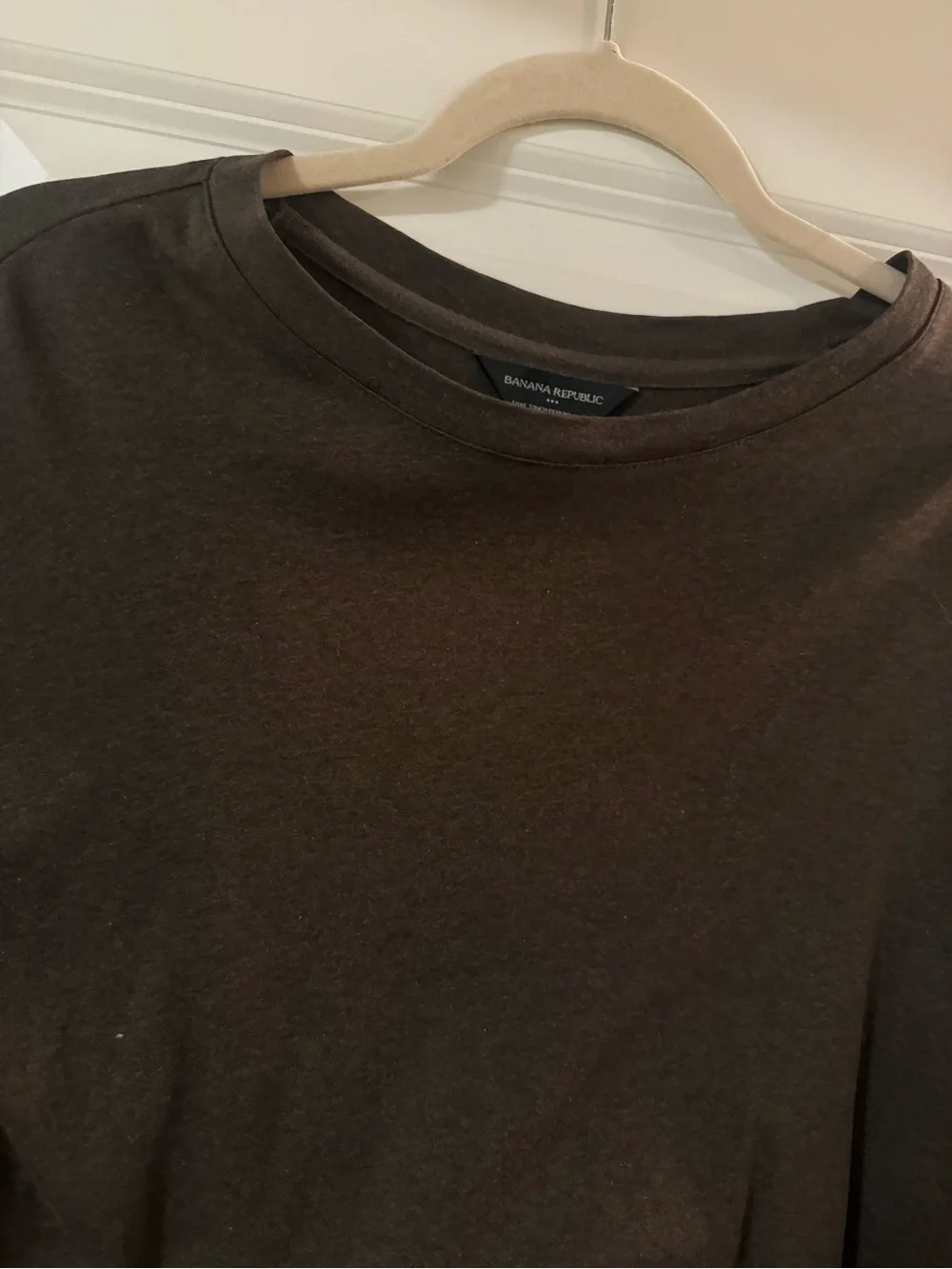 Banana Republic Men's Dark Brown Crew Neck Short Sleeve Tee
